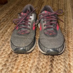 Brooks Adrenaline GTS 18 Gray Running Shoes Women's 7 Athletic Sneakers